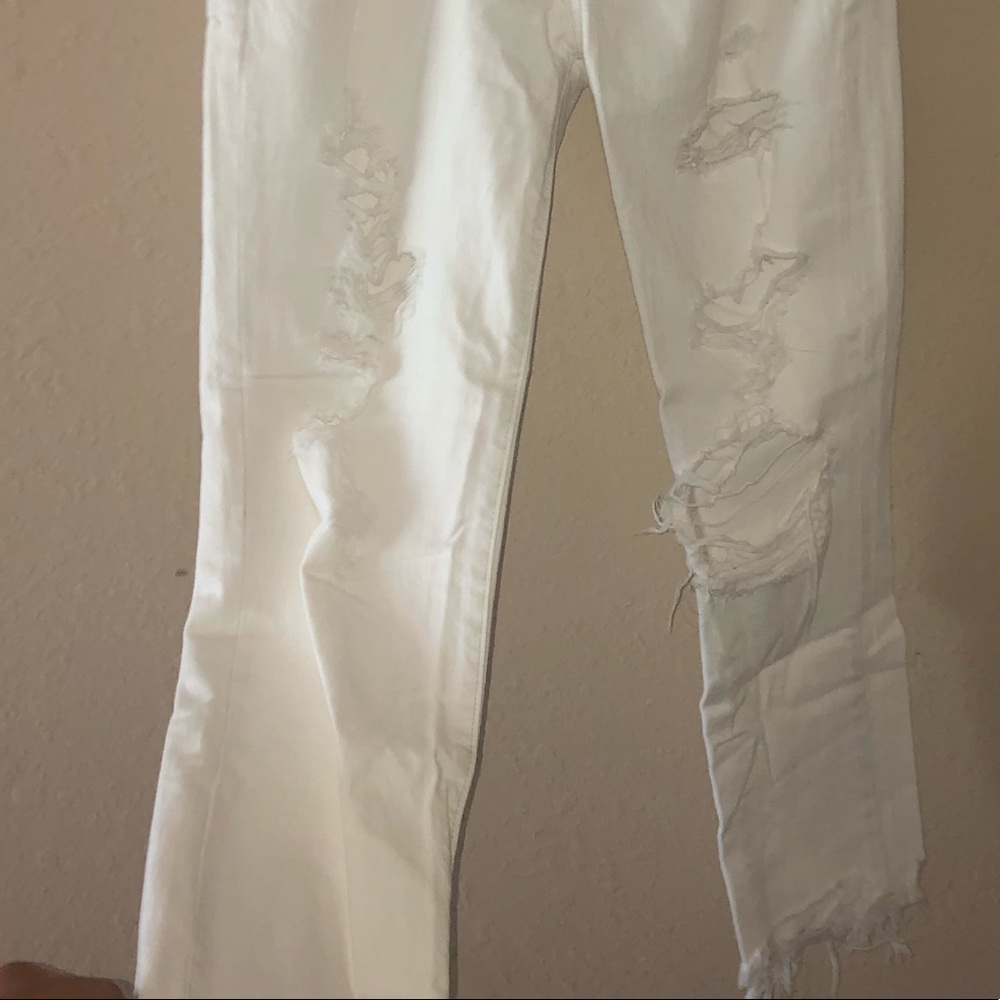 a&f RIPPED BOYFRIEND JEANS - Picture 3 of 4